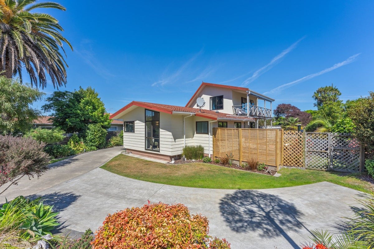 91 Atkinson Avenue, Otaki Beach, Otaki - Carousel 1
