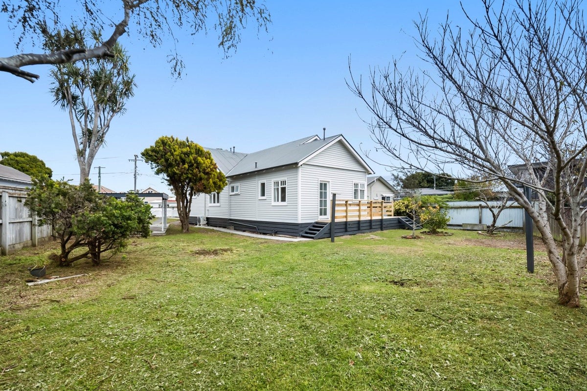 5 York Street, Moera, Lower Hutt - Carousel 19