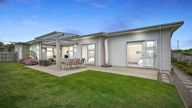 24 Mahutonga Avenue, Beachlands, Auckland - Carousel 1