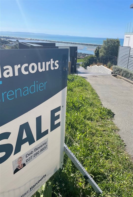 6 Francis James Lane, Redcliffs, Christchurch - Carousel 11