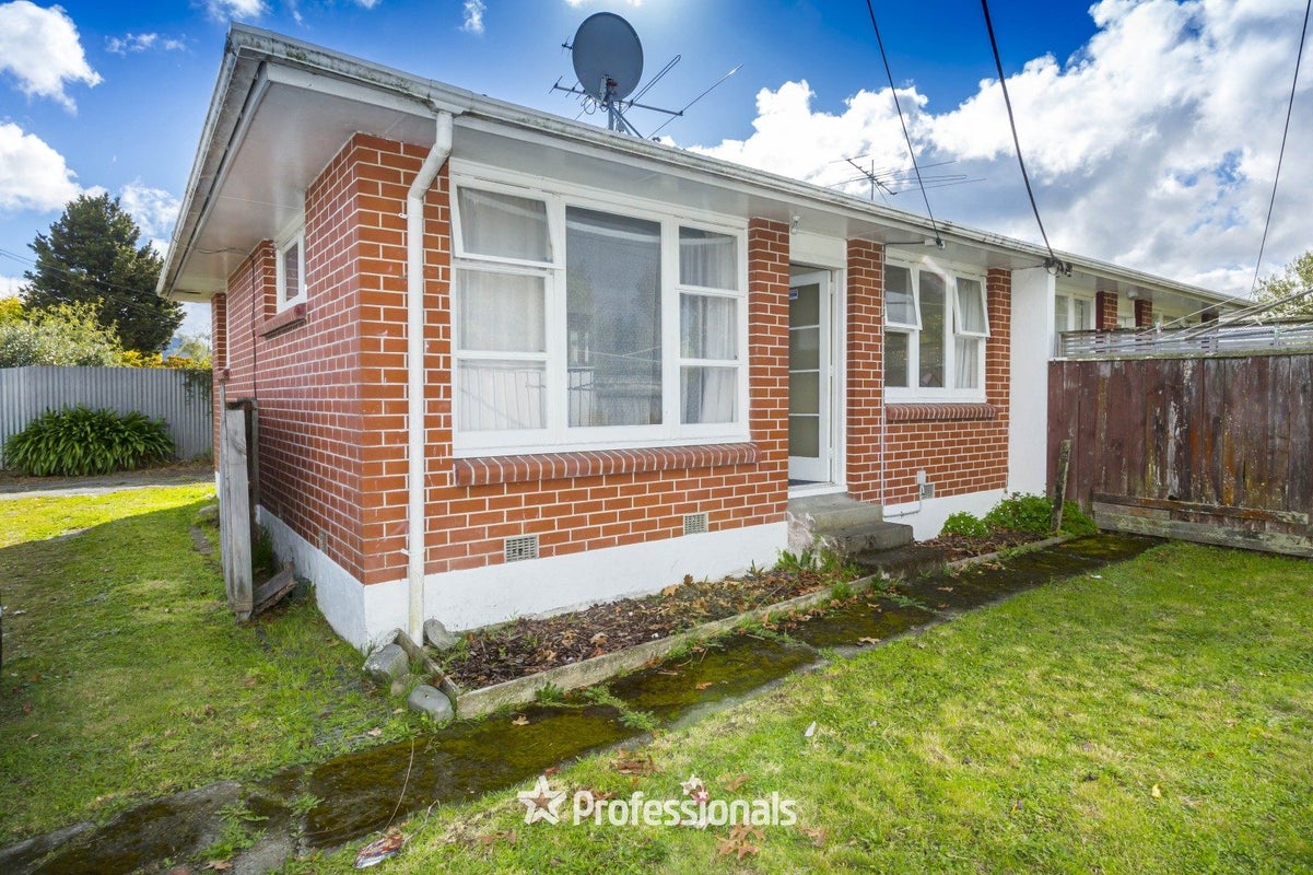 1/33 Ward Street, Trentham, Upper Hutt - Carousel 1