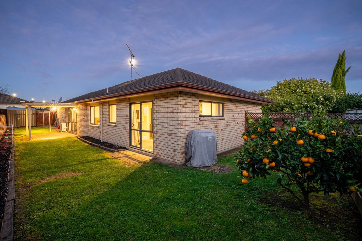 14 Villino Place, Randwick Park, Auckland - Carousel 2