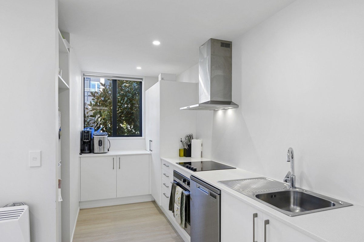 15 Verlamio Lane, Edgeware, Christchurch - Carousel 2