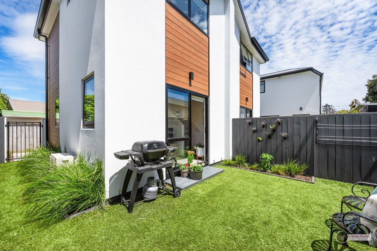 4/42 Cambridge Terrace, Waiwhetu, Lower Hutt - Carousel 11