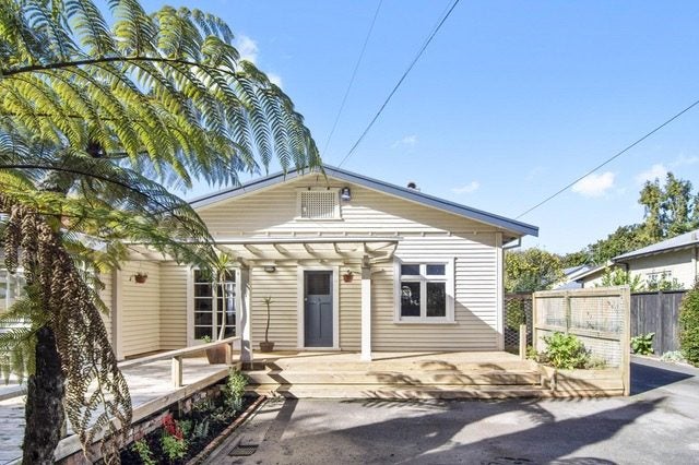 10 Stanley Street, Claudelands, Hamilton - Carousel 11