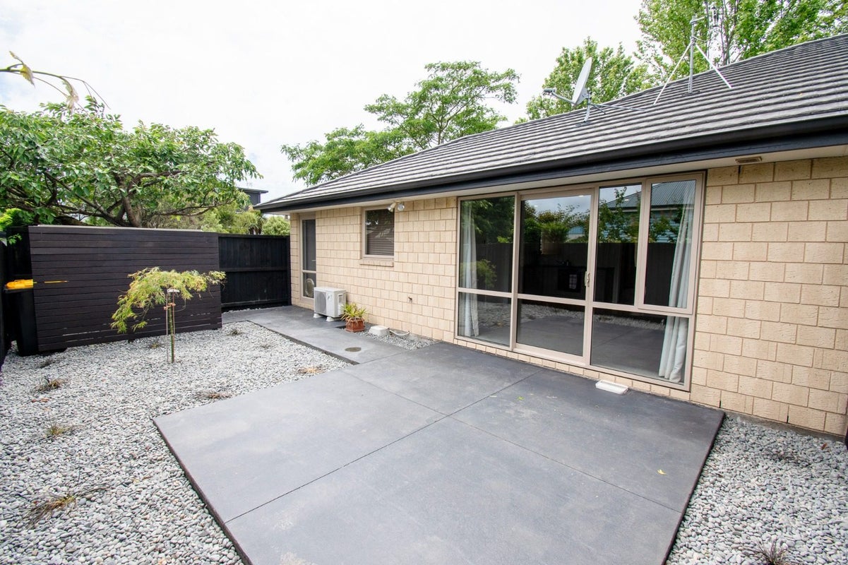 12 Walpole Street, Waltham, Christchurch - Carousel 2