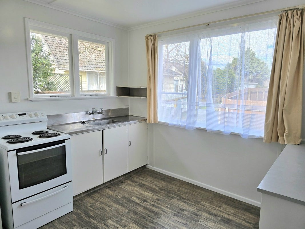 72A Shakespeare Avenue, Trentham, Upper Hutt - Carousel 2