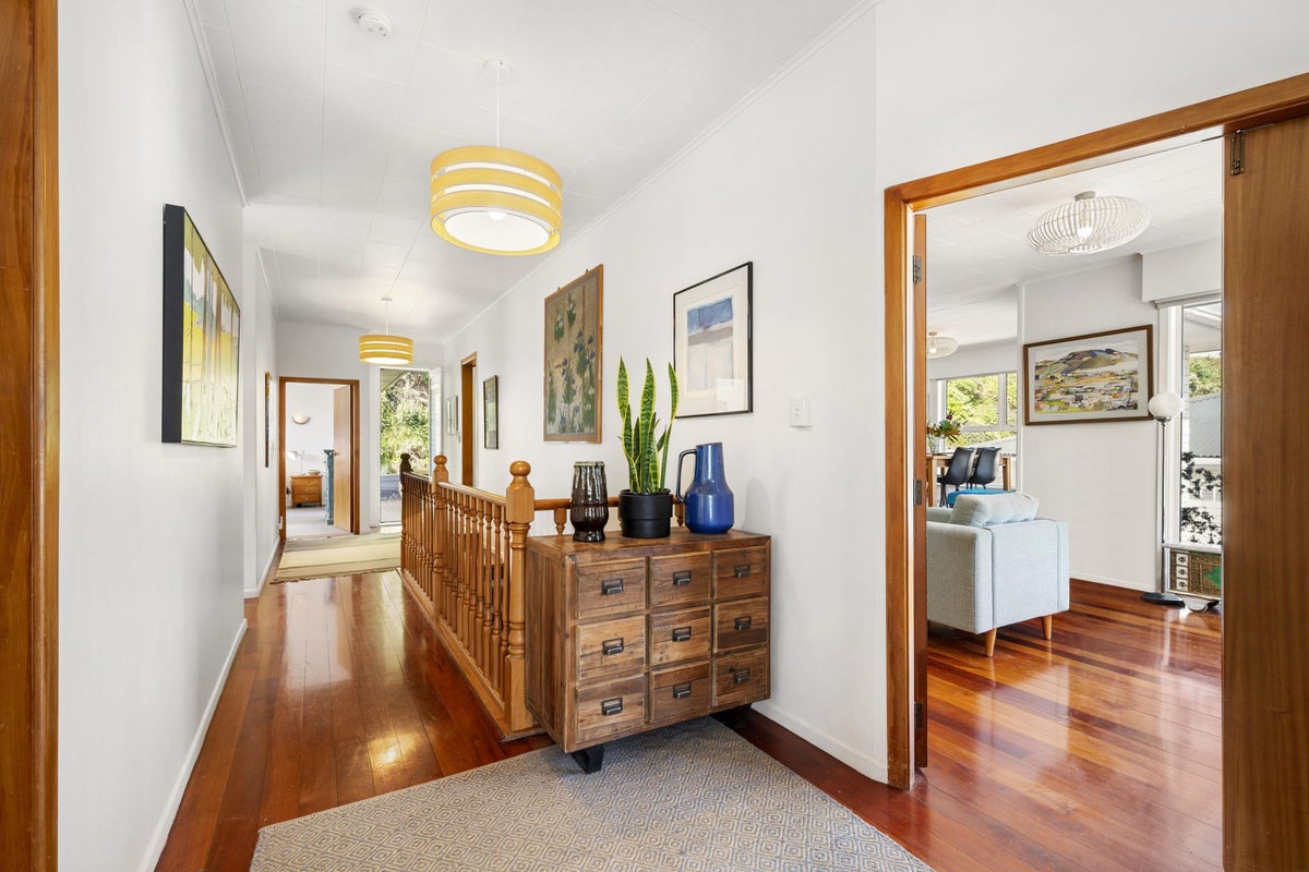 15 Witham Street, Island Bay, Wellington - Carousel 2