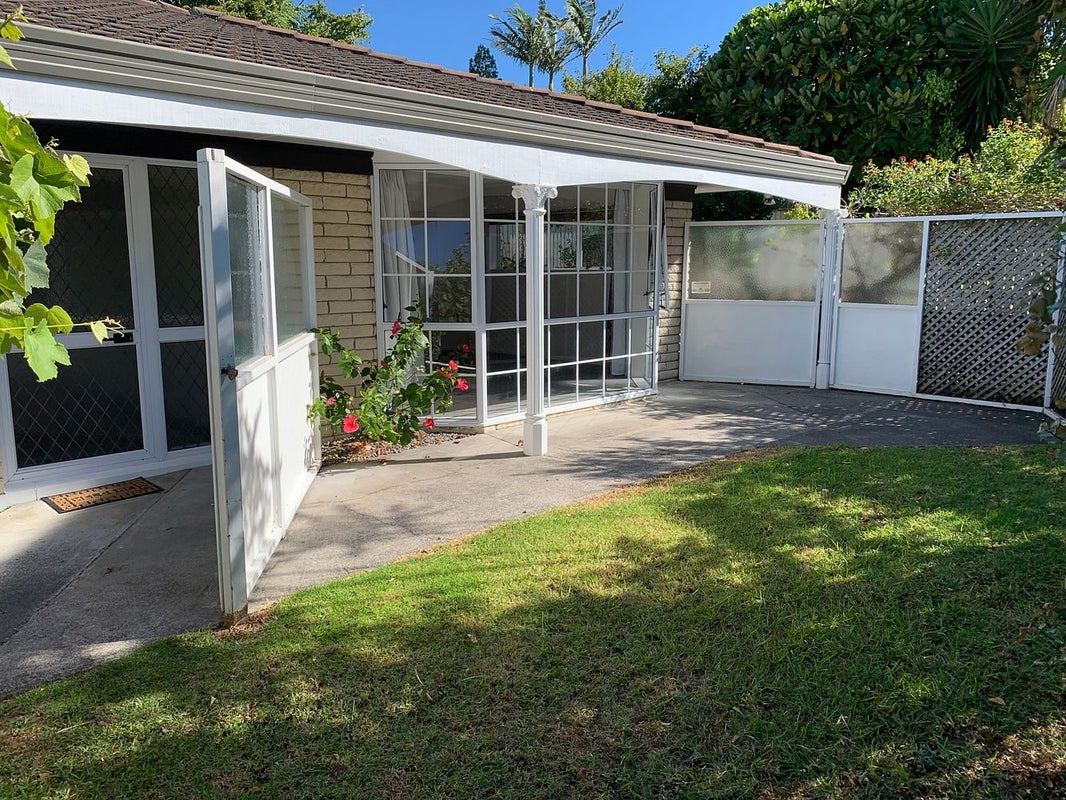 2/62 Walford Road, Point Chevalier, Auckland - Carousel 2