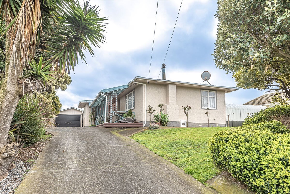 87 Manuka Street, Castlecliff, Whanganui - Carousel 1