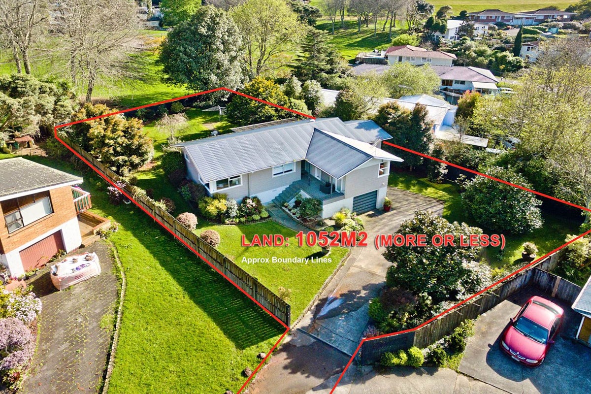 46 Bentley Avenue, Glenfield, Auckland - Carousel 1