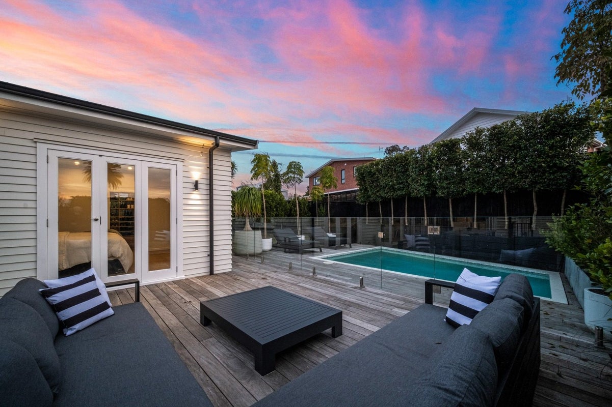 50 Premier Avenue, Point Chevalier, Auckland - Carousel 2