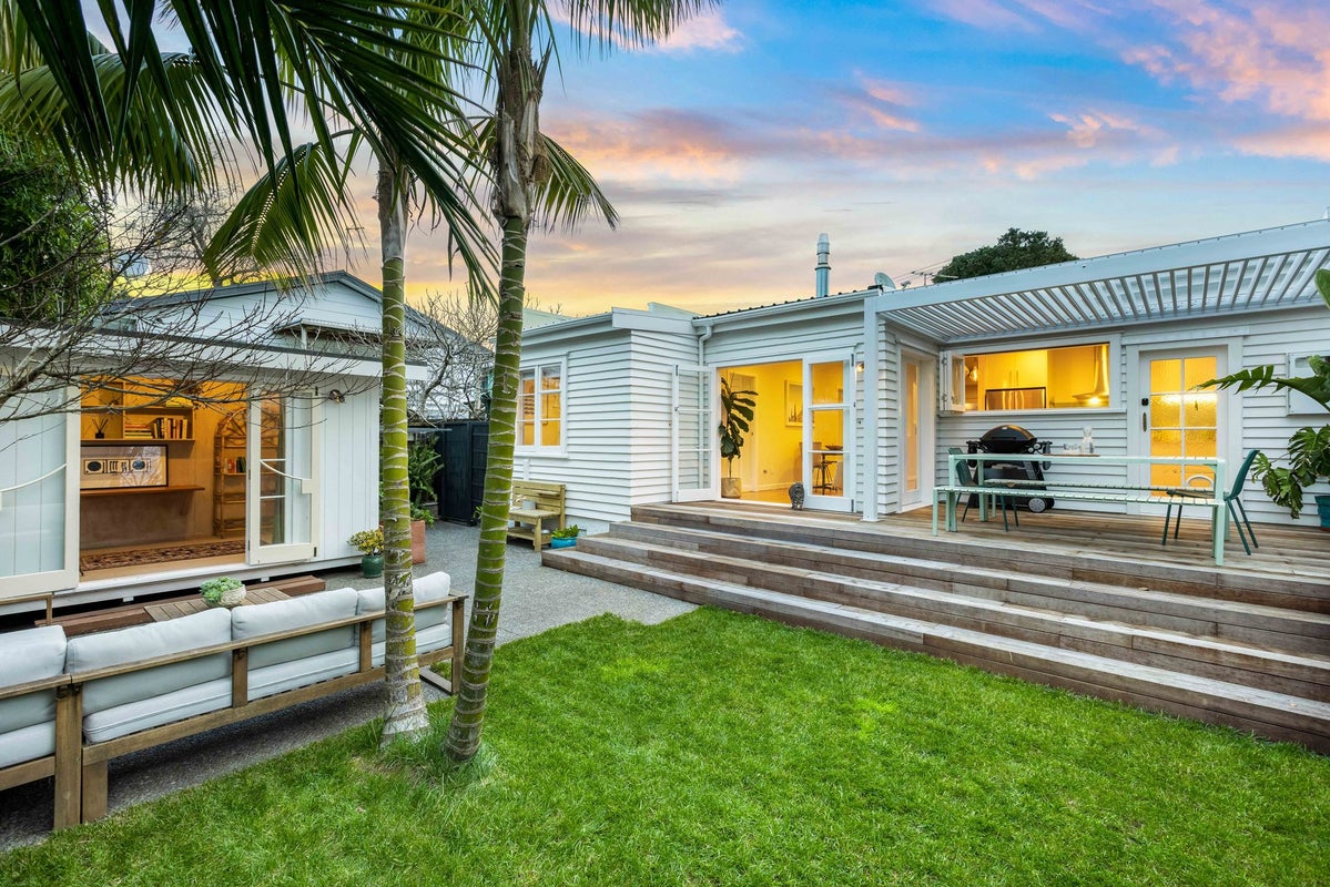 26 Gardner Avenue, New Lynn, Auckland - Carousel 1