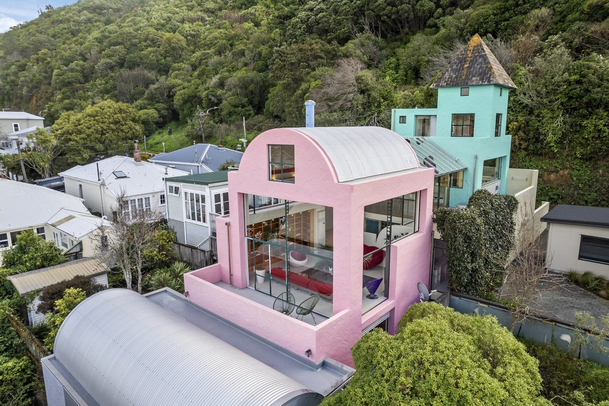 175 Grant Road, Thorndon, Wellington - Carousel 1