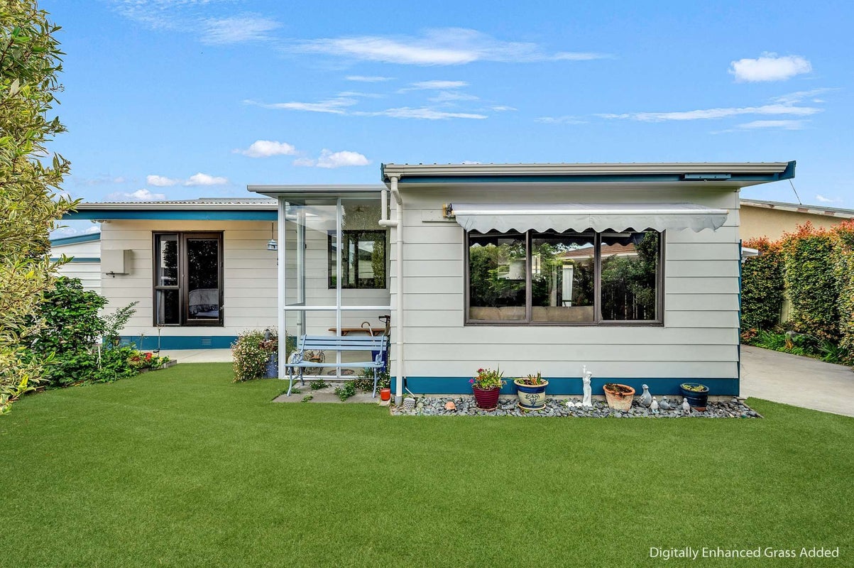 2/17 Townshend Crescent, Greenmeadows, Napier, Hawke's Bay - Carousel 1