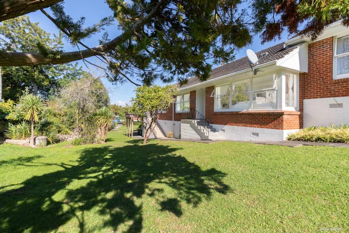 2/34 Alamein Avenue, Belmont, Auckland - Carousel 1