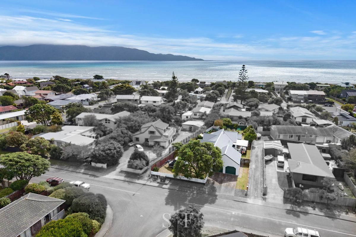 33 Olive Terrace, Paraparaumu Beach, Paraparaumu - Carousel 2