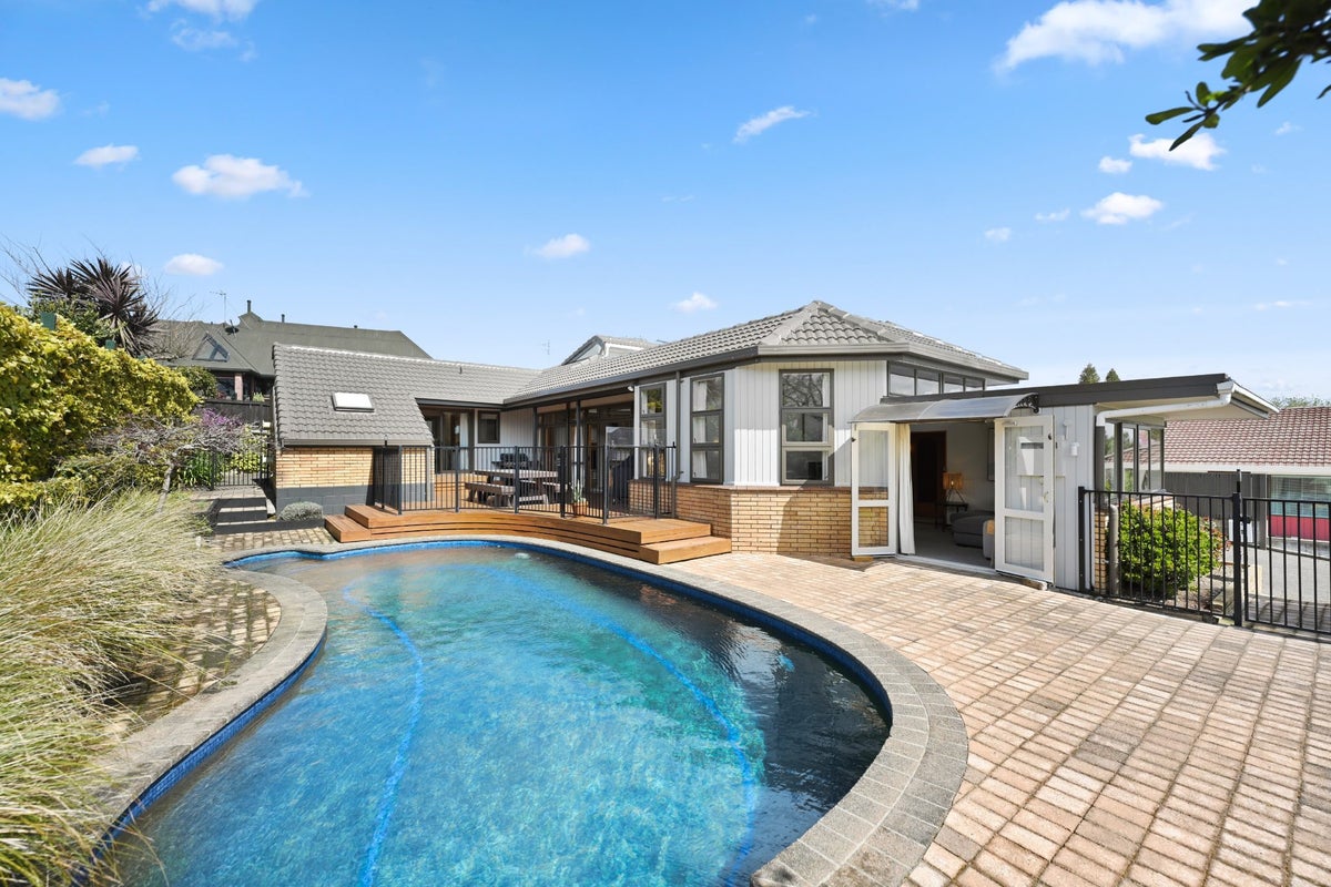 6 Ellerslie Avenue, Chartwell, Hamilton - Carousel 1