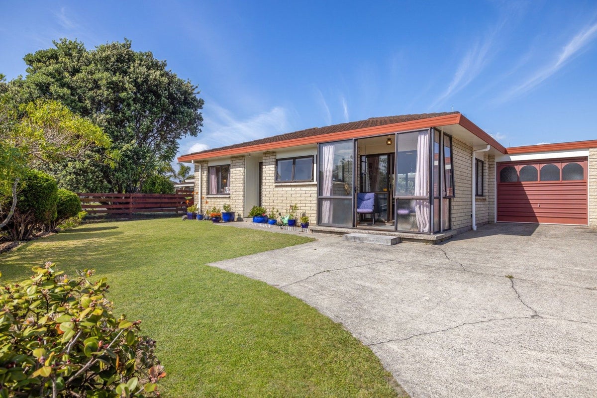 2A Ngarimu Place, Mount Maunganui, Mount Maunganui - Carousel 1