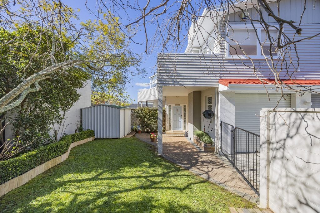 4 Simkin Avenue, Saint Johns, Auckland - Carousel 2