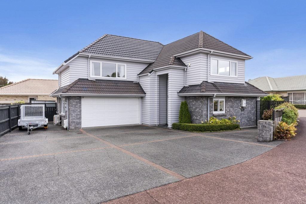 17A Montecito Place, Golflands, Auckland - Carousel 1