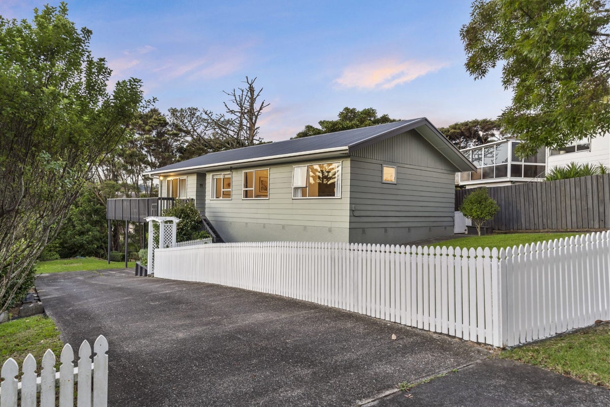 13 Houston Place, Bayview, Auckland - Carousel 2
