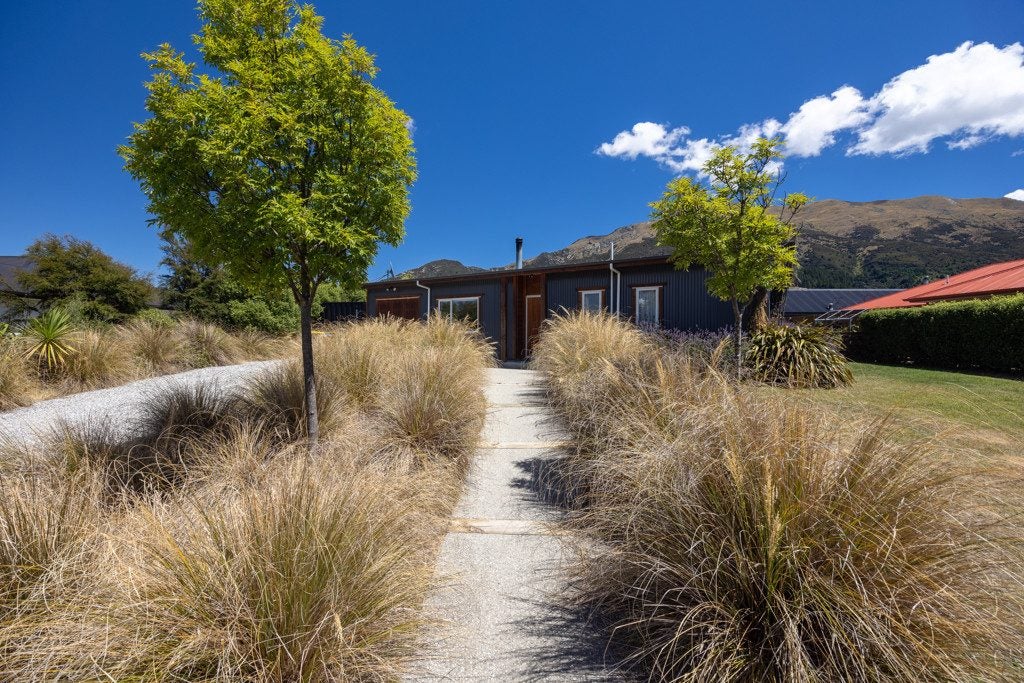 26 Hewson Crescent, Wanaka - Carousel 24
