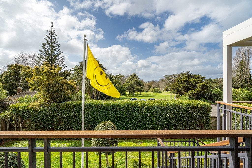 34 Marywil Crescent, Hillcrest, Auckland - Carousel 2