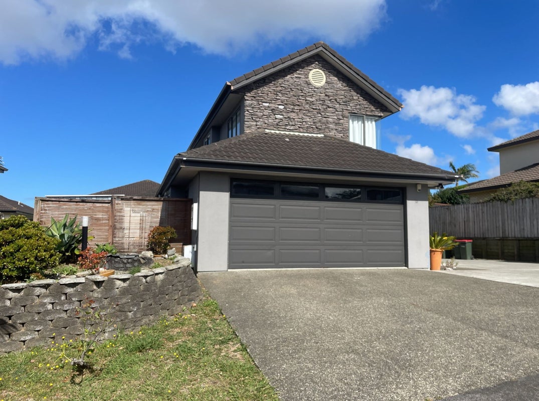 15 Andover Way, Goodwood Heights, Auckland - Carousel 1