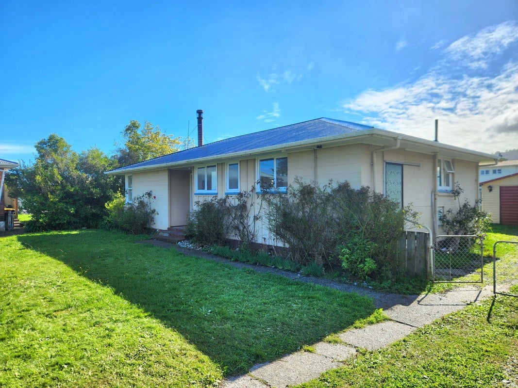 9 Barkley Place, Cobden, Greymouth - Carousel 1