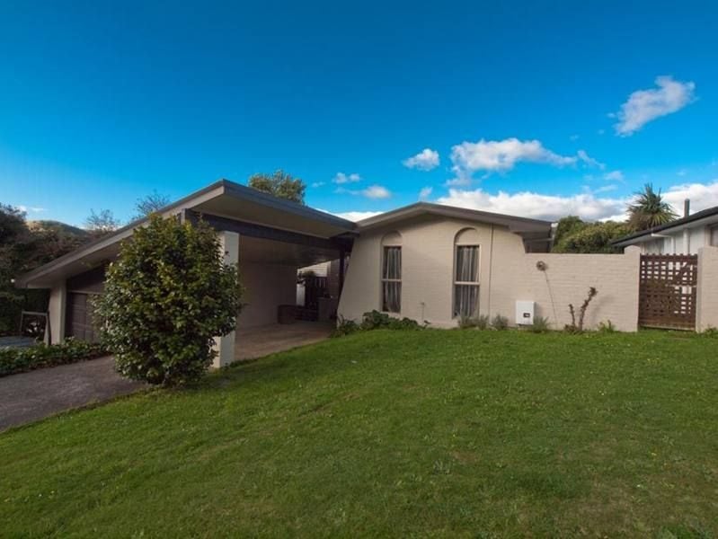 3 Caesars Place, Churton Park, Wellington - Carousel 21