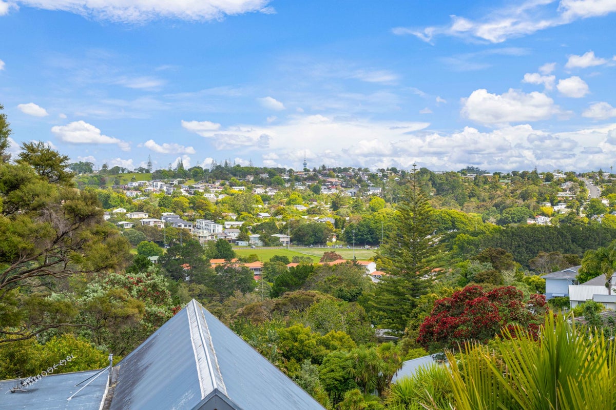 1/66 Manuka Road, Glenfield, Auckland - Carousel 1