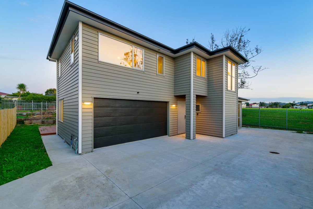 18A Nile Road, Kelston, Auckland - Carousel 1