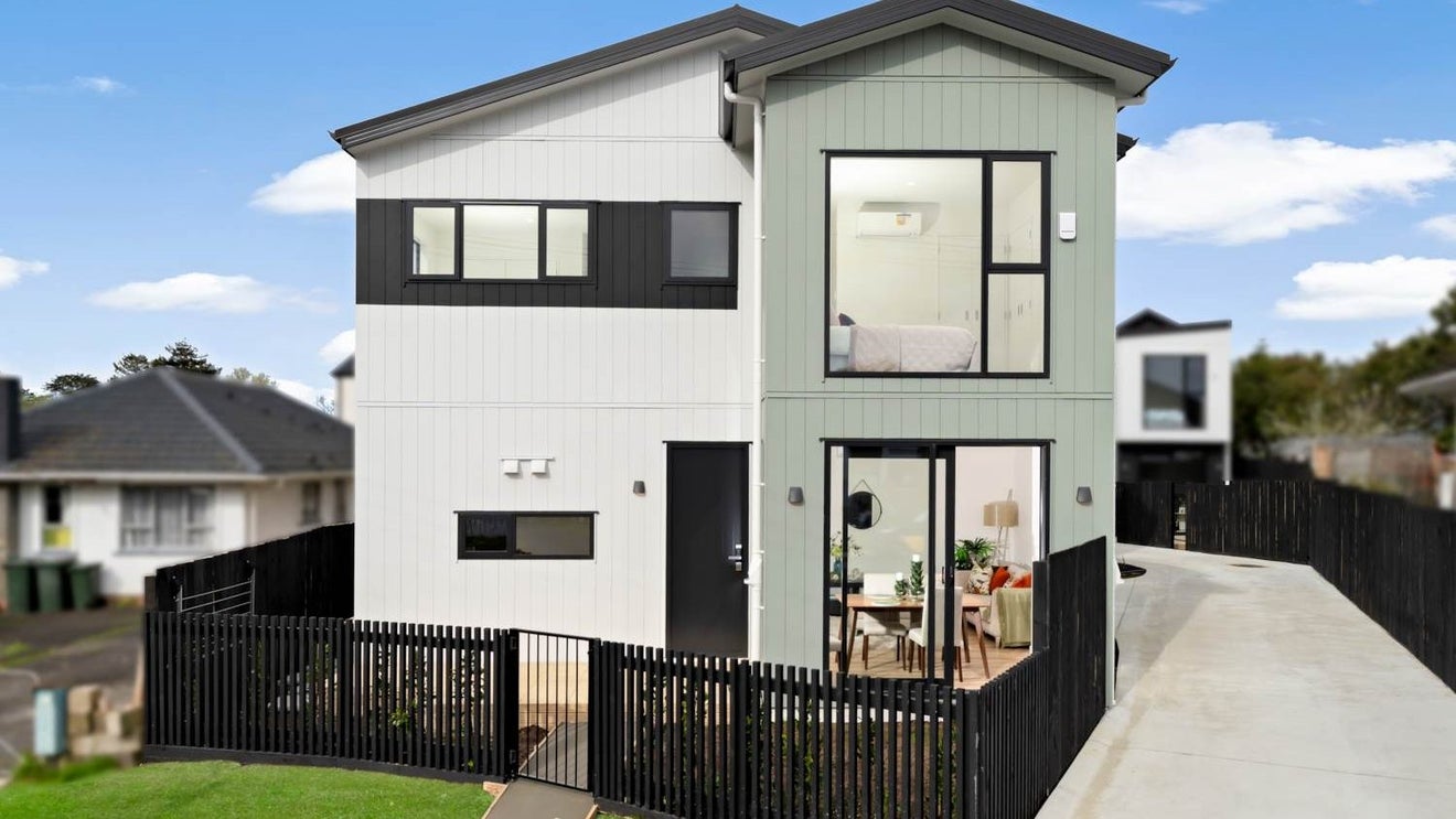 10A Serjeant Street, Henderson, Auckland - Carousel 1