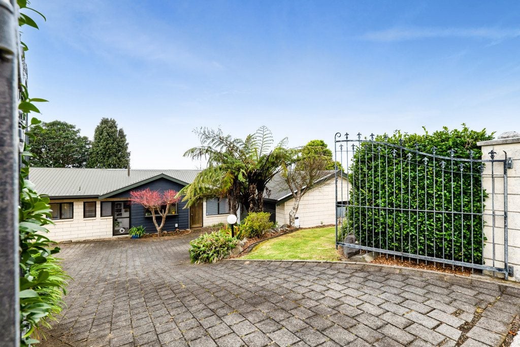 23B Veale Road, Frankleigh Park, New Plymouth - Carousel 1