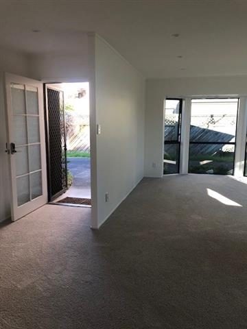 1/15 Speight Road, Kohimarama, Auckland - Carousel 1