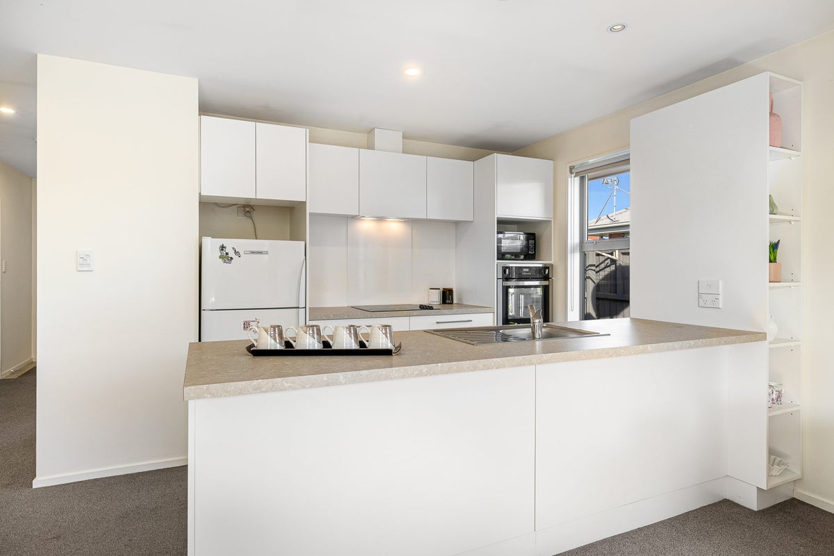 5/212 Lyttelton Street, Spreydon, Christchurch - Carousel 2