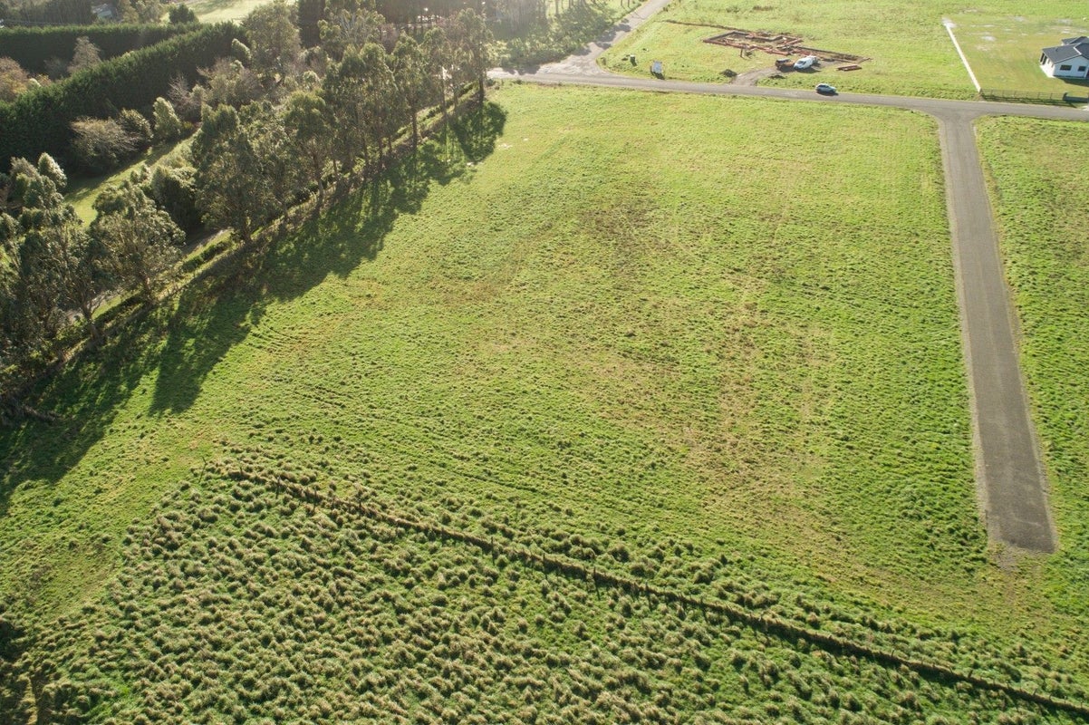 234 Valley Views, Fitzherbert, Palmerston North - Carousel 2