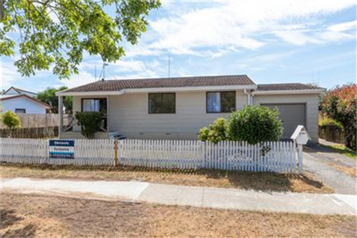 87A Breckons Avenue, Nawton, Hamilton - Carousel 1