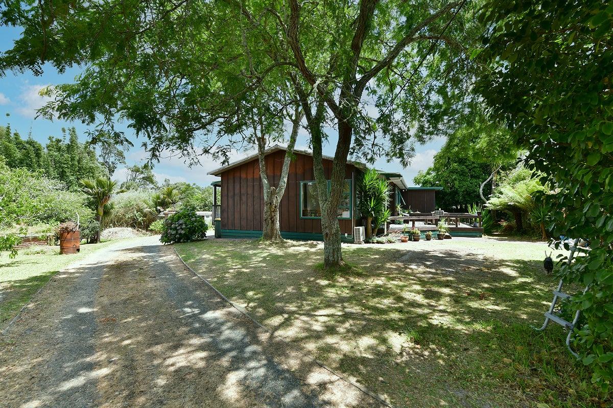 119 Awaroa Road, Sunnyvale, Auckland - Carousel 24