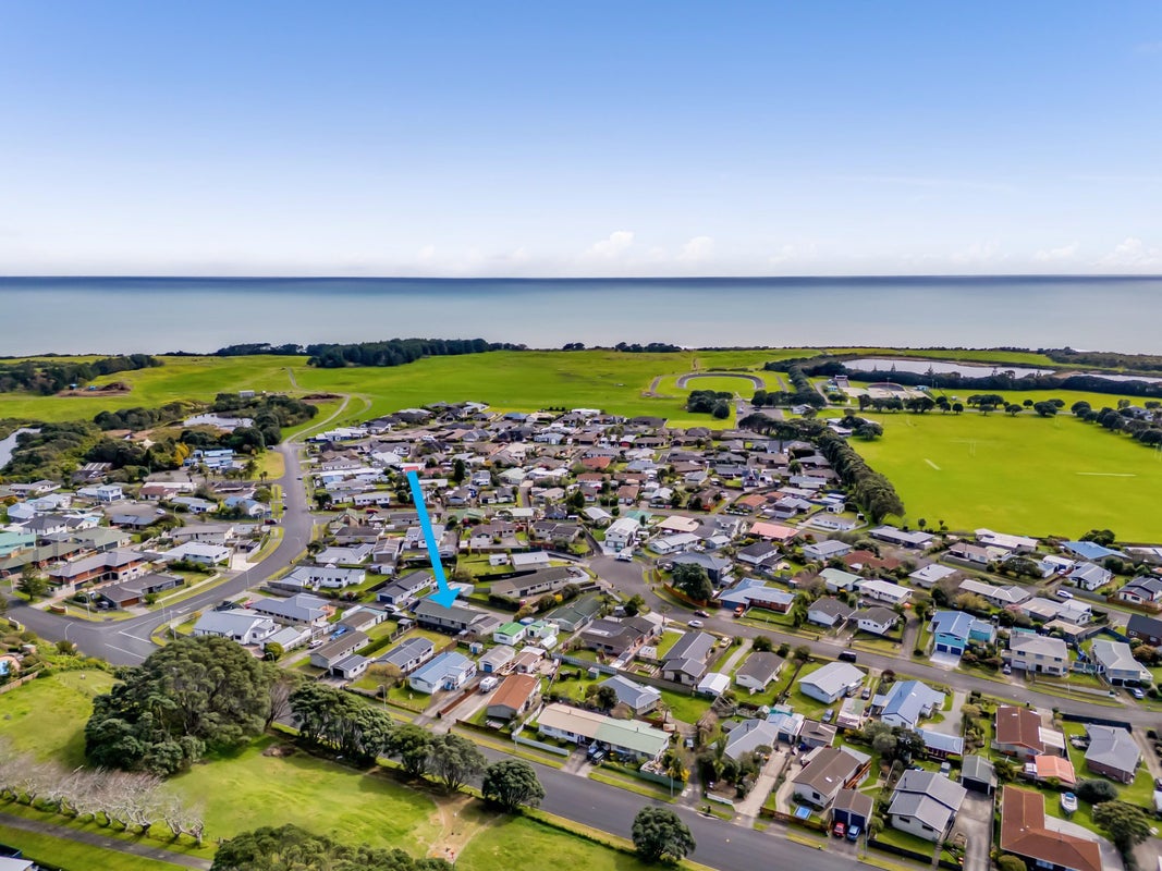 27 Culzean Grove, Bell Block, New Plymouth - Carousel 2