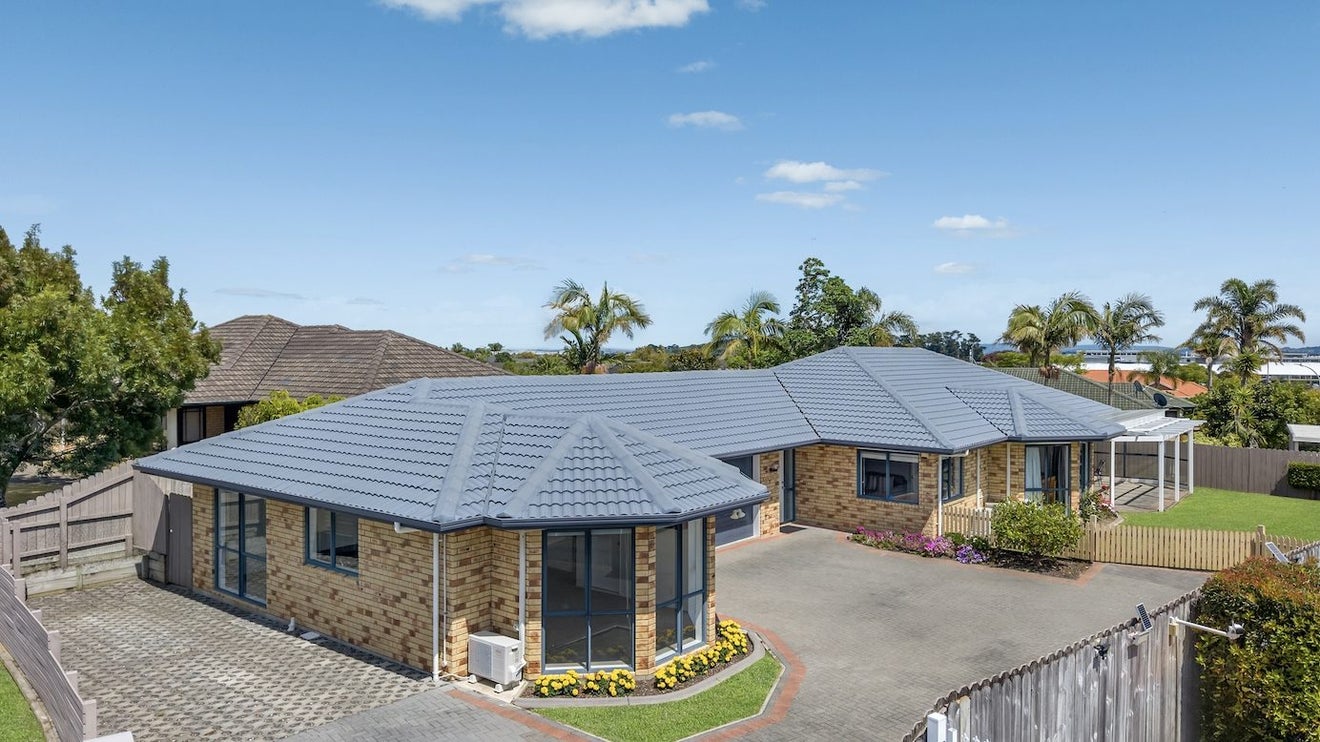 6 Mullagh Place, East Tamaki Heights, Auckland - Carousel 1