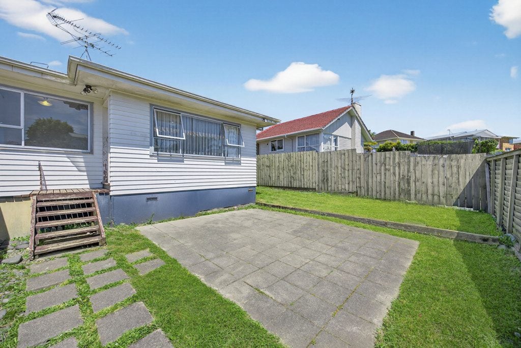 1/47 Larne Avenue, Pakuranga Heights, Auckland - Carousel 1