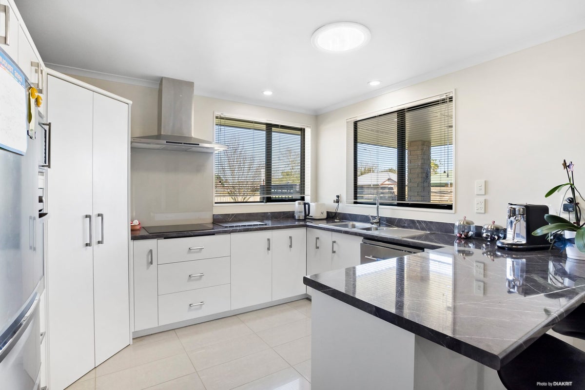1 Ada Place, Fairview Downs, Hamilton - Carousel 2