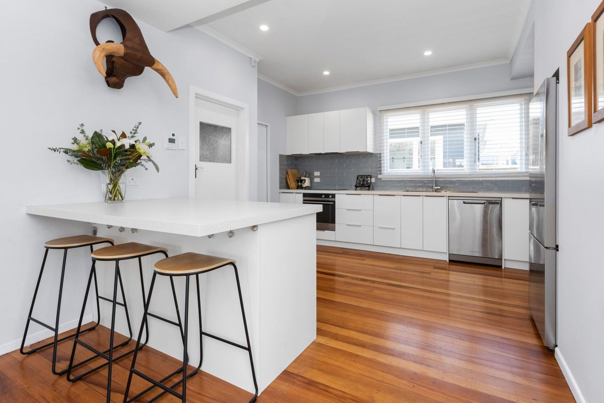 1000 Miro Street, Mahora, Hastings - Carousel 2