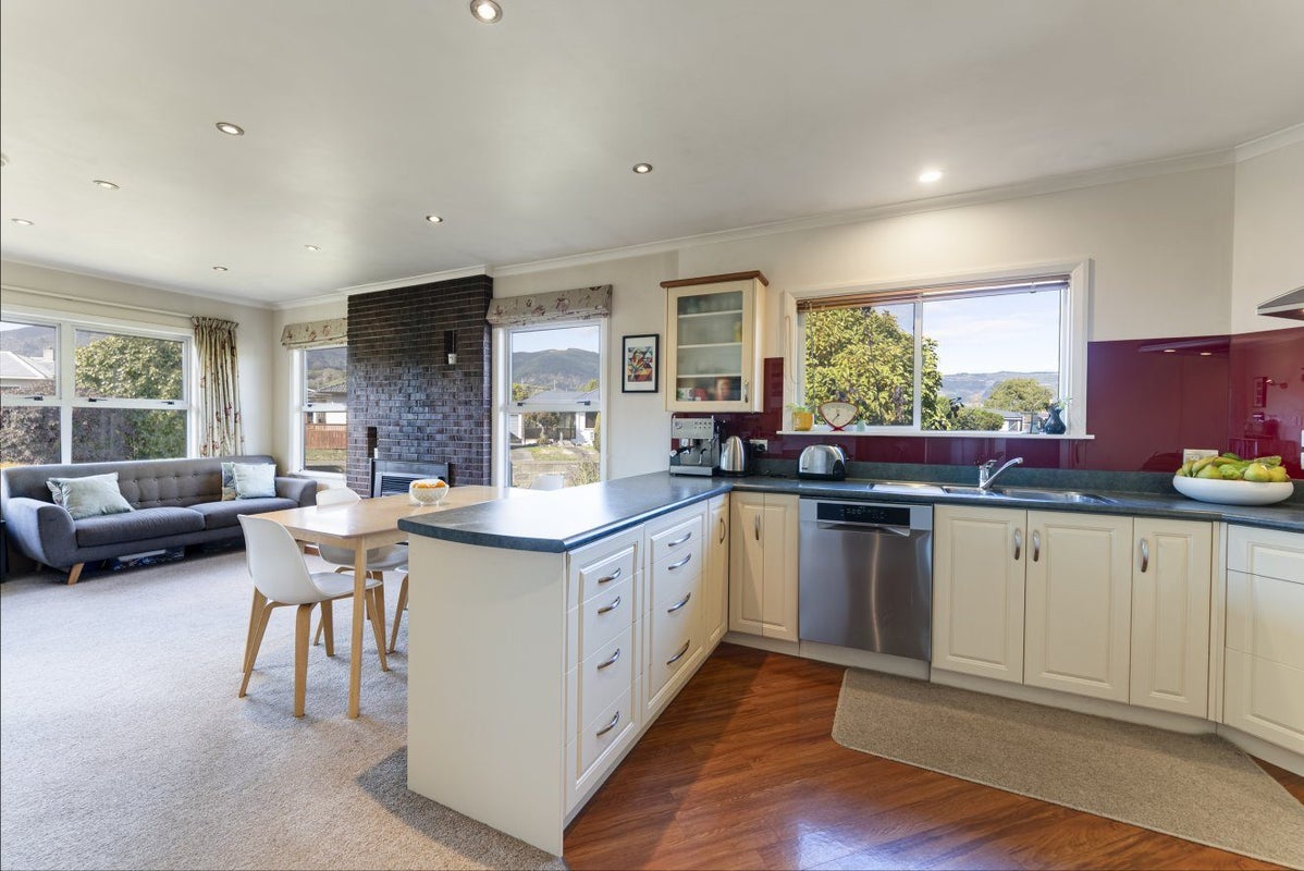 22 Tennyson Crescent, Stoke, Nelson - Carousel 2