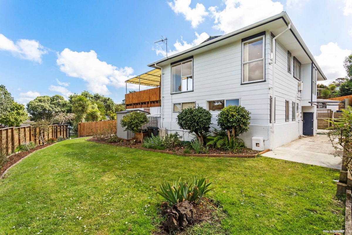 4 Cunliffe Place, Glenfield, Auckland - Carousel 1