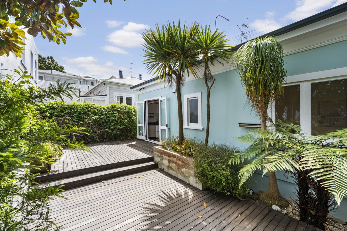7 Myrtle Crescent, Mount Cook, Wellington - Carousel 2
