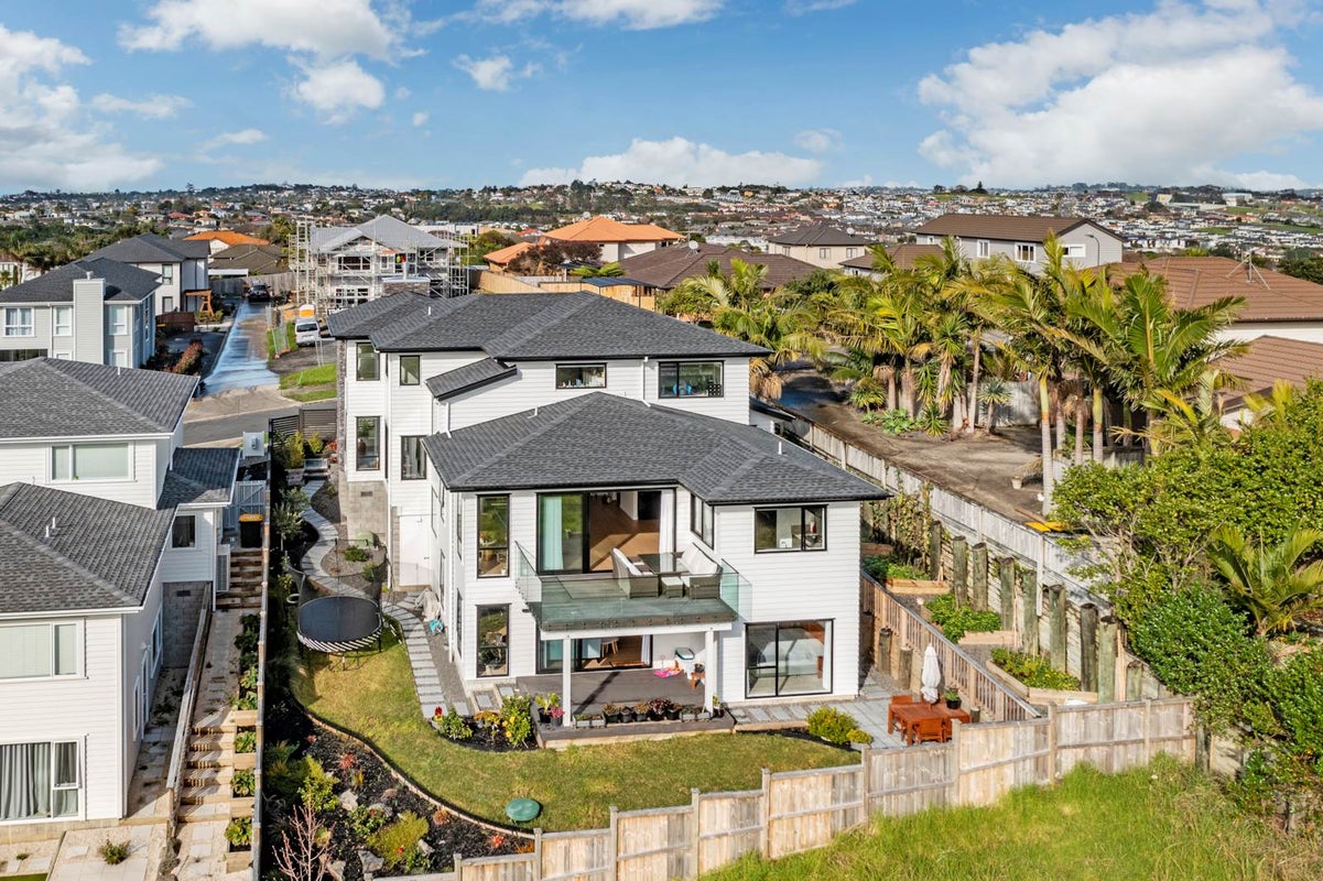 6 Richard Hill Close, Fairview Heights, Auckland - Carousel 2