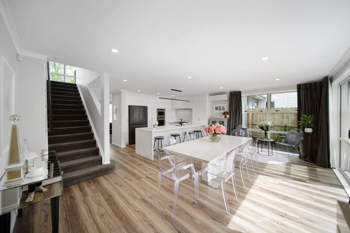 9 Tarapiroe Avenue, Takanini, Auckland - Carousel 1